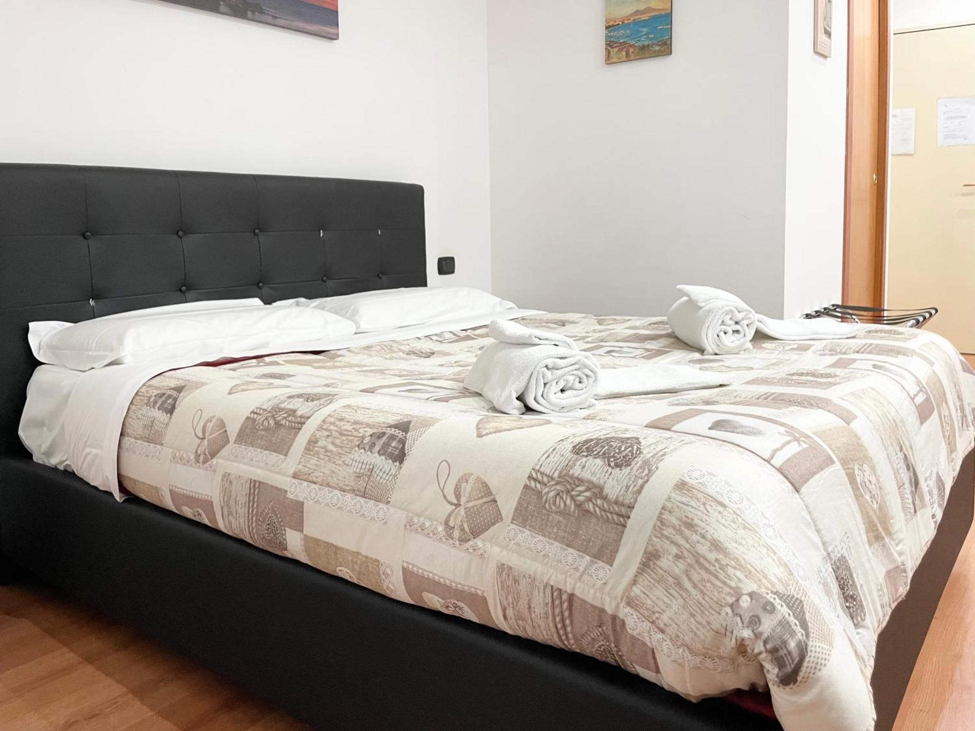 Napolidays Toledo Apartment By Dimorra المظهر الخارجي الصورة